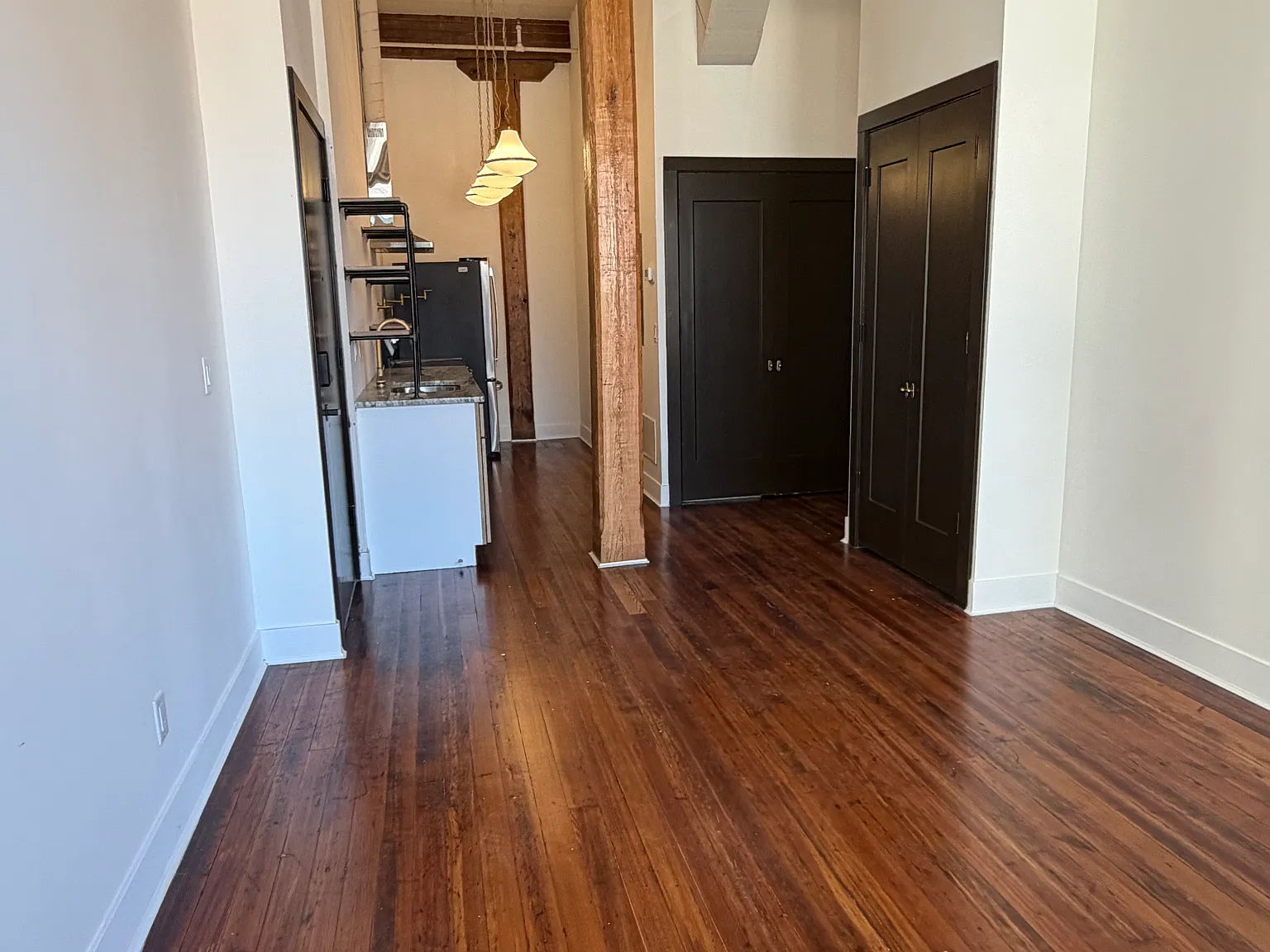 2 bed, 700 sqft, $1,800 — Photo 3