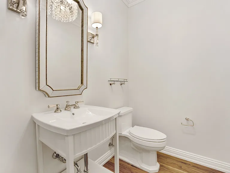105 W Chestnut St — Photo 21