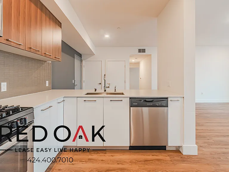 5727 La Mirada Ave #309 — Photo 11