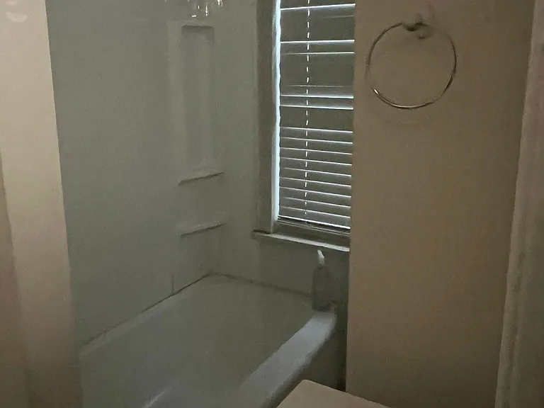 813 Douglass St #2 — Photo 1