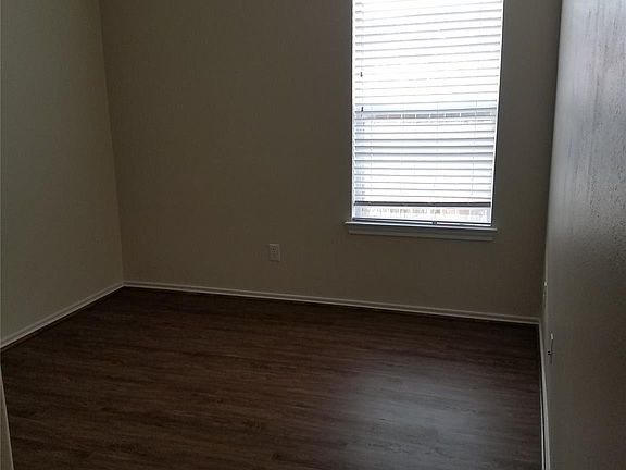 4th image of 25814 Orchard Knoll Ln
