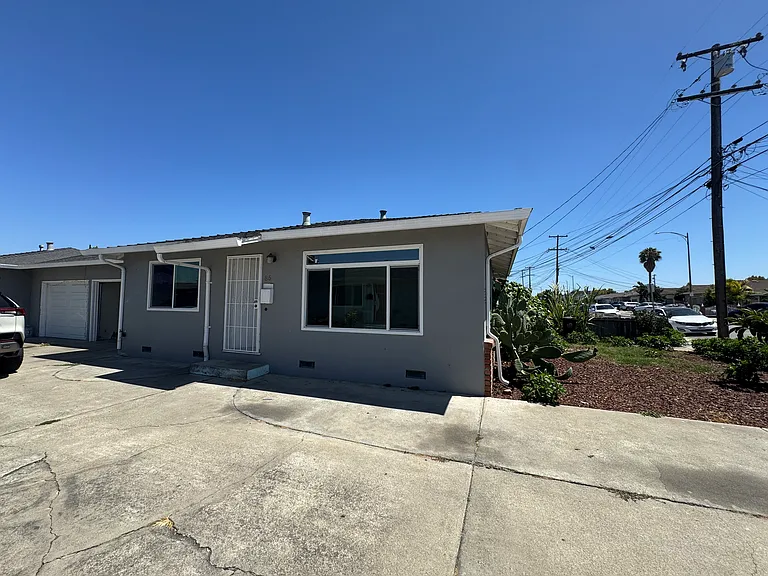 86 Eastwood Ct — Photo 2