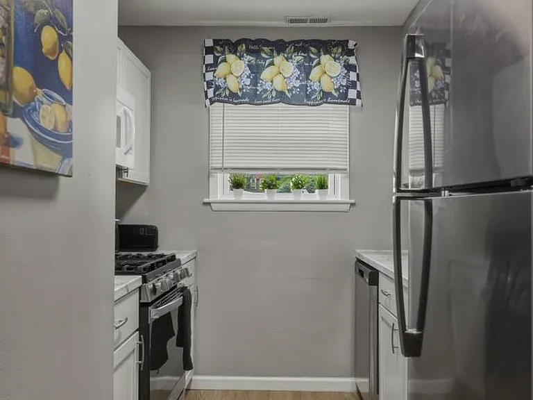 141 W Pulteney St #103 — Photo 19