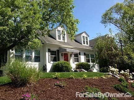 2nd image of 219 52nd St