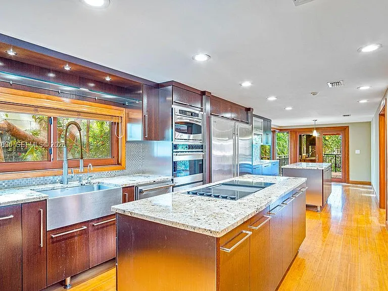 6960 Mira Flores Ave — Photo 8