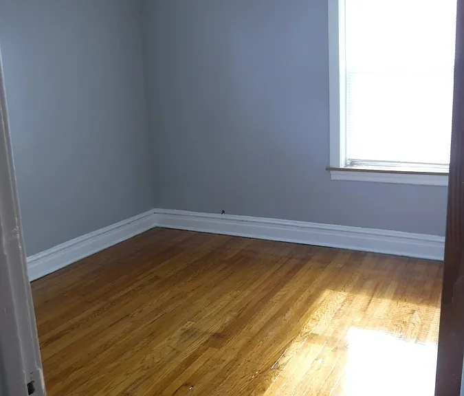 9548 S Prairie Ave #3 — Photo 7