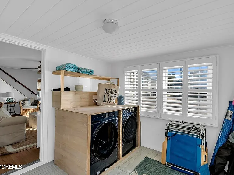 1403 Ocean Ave — Photo 15