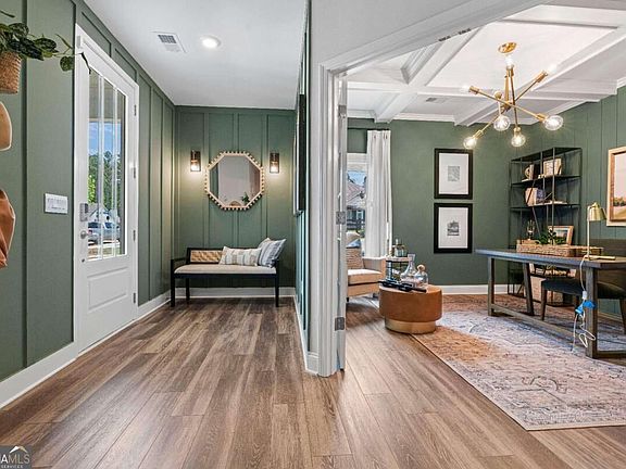 5th image of 357 Torrey Pines Cir