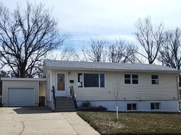 222 Glenwood Ave, Glendive, MT 59330