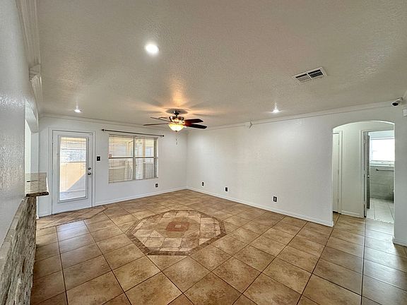 4th image of 3806 Fieldcrest Dr