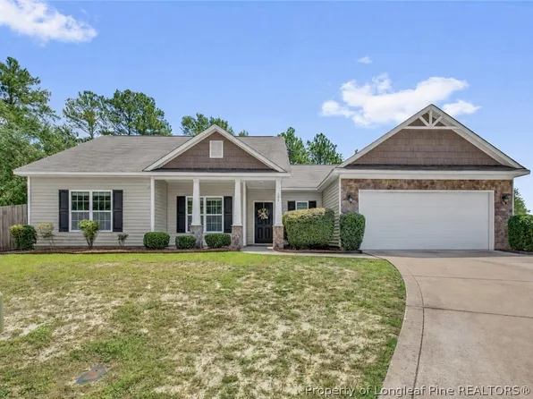 105 Yellowfoot Dr, Raeford, NC 28376