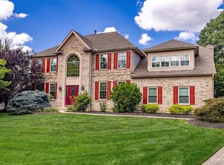 6858 Man O War Ln, Mason, OH 45040