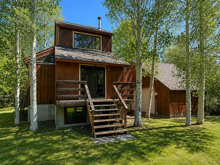 421 River Run Dr — Photo 1