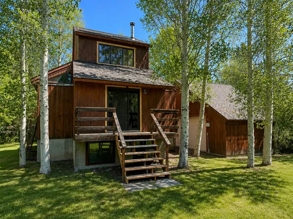 421 River Run Dr, Ketchum, ID 83340