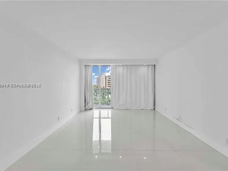 100 Bayview Dr #508 — Photo 9