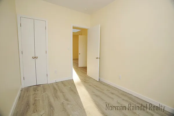 Rented by Norman Raindel, LREB | media 25