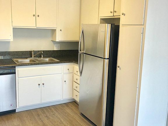 4th image of 11911 Weddington St APT 103
