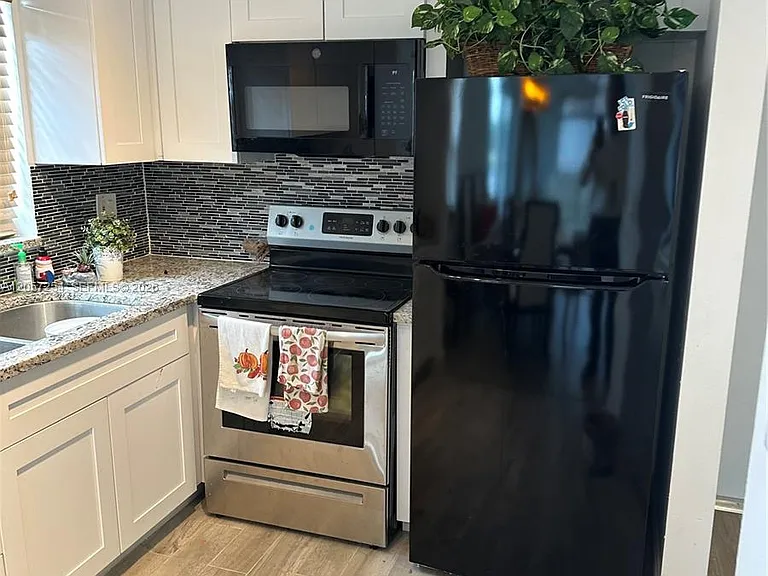 3048 E Sunrise Lakes Dr #421 — Photo 17