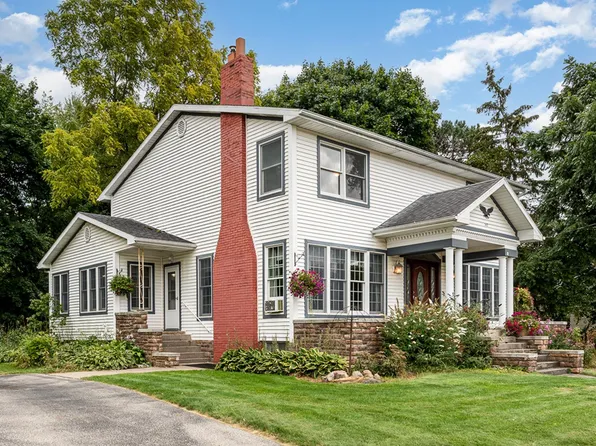147 S 7th St, Freeland, MI 48623