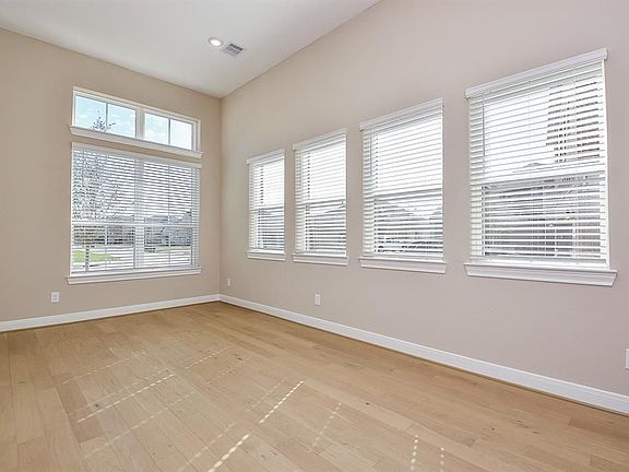 5th image of 2008 Harrow Dr
