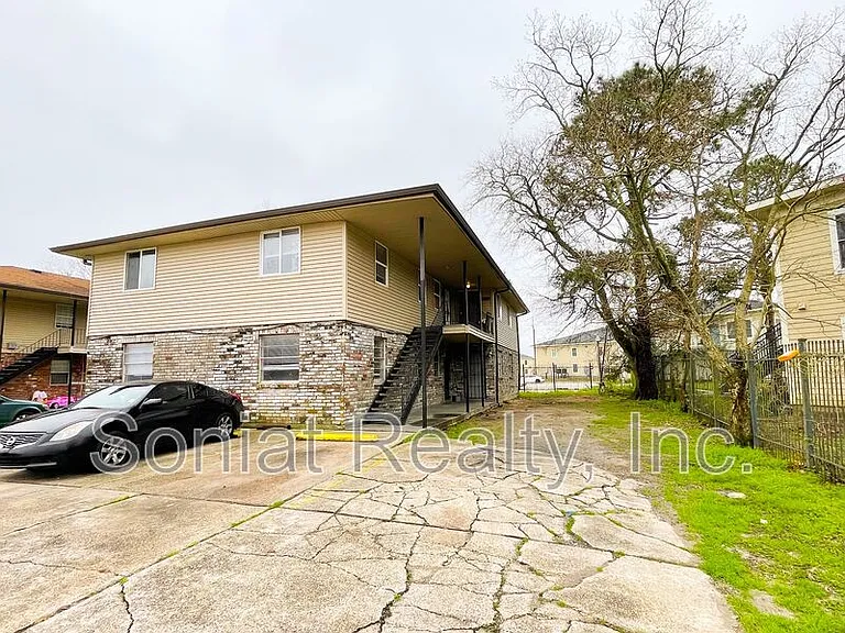 15516 Dwyer Blvd — Photo 1