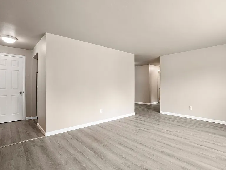 2025 Eastman Ave — Photo 5
