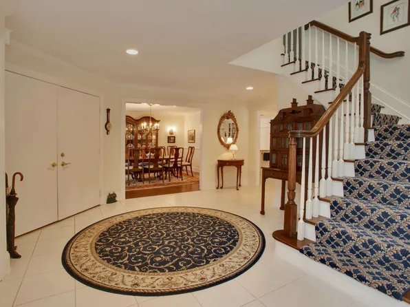 3 Wood Path Dr, Northport, NY 11768
