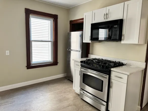 2 Cheever St #1, Worcester, MA 01610