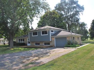 10209 William St, Richmond, IL 60071