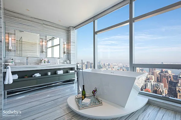 Sold by Sotheby's International Realty | media 9