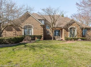 4298 Birch Run Dr, Troy, MI