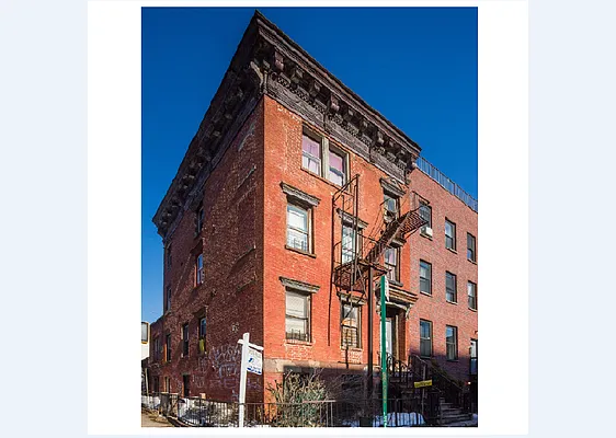 Sold by Capri Jet Realty Corp | media 1