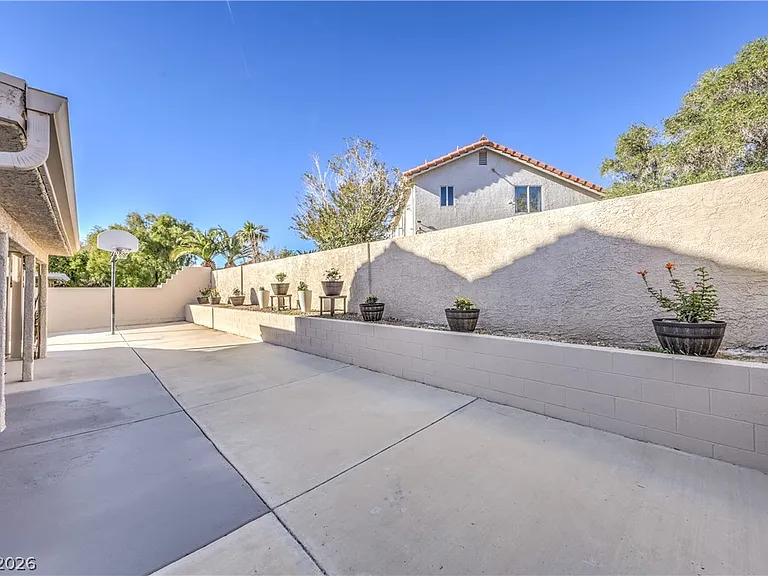 271 Sunshine Springs Ct — Photo 41