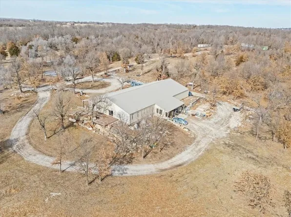 22599 Fall Leaf Rd, Linwood, KS 66052