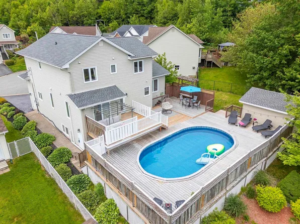 17 Pompano Ct, Halifax, NS B2X 3T2