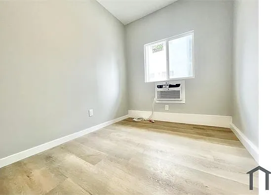 193 W 41st Pl — Photo 12