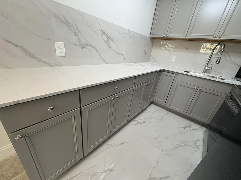 239 Sussex L — Photo 13