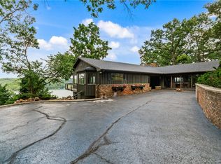 409 Hillcrest Rd, Eureka Springs, AR 72631