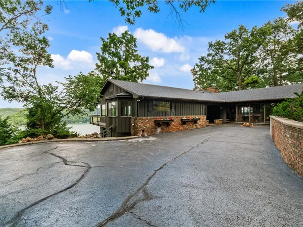 409 Hillcrest Rd, Eureka Springs, AR 72631