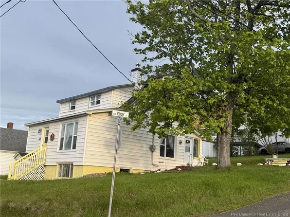 534 Victoria St, Dalhousie, NB E8C 2T3