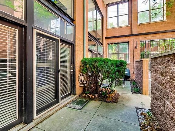 3rd image of 1760 W Wrightwood Ave APT 113