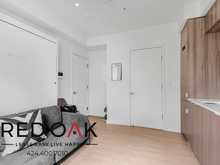 11649 Mayfield Ave — Photo 16