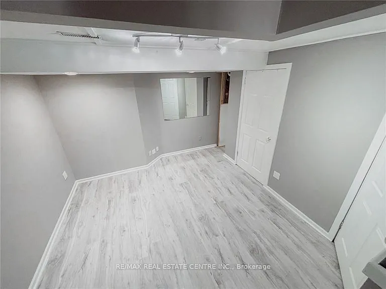 222 Harvard Pl #G — Photo 18