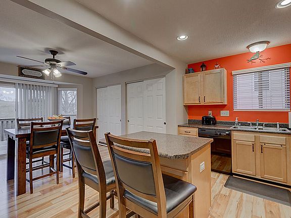 5th image of 581 Panzeretta Dr