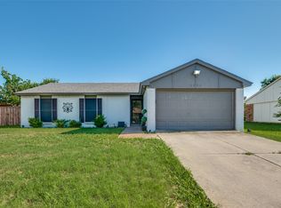 3232 Bunker Hill Dr, Forest Hill, TX 76140