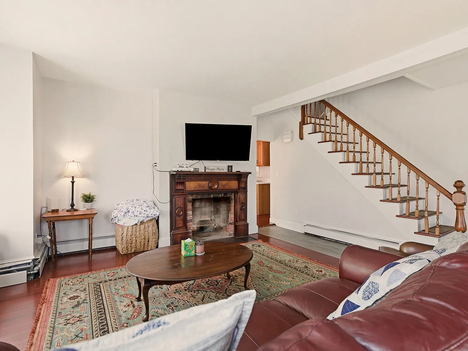 5 bed, 2023 sqft, $3,975 — Photo 3