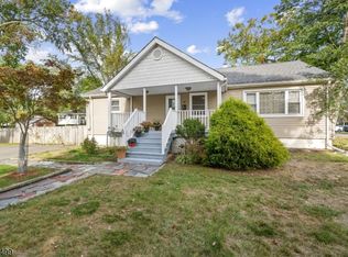 86 Camden Rd, Parsippany, NJ 07054