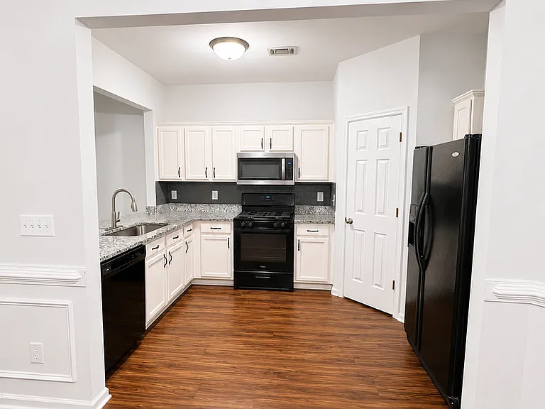 4922 Sherwood Way — Photo 8
