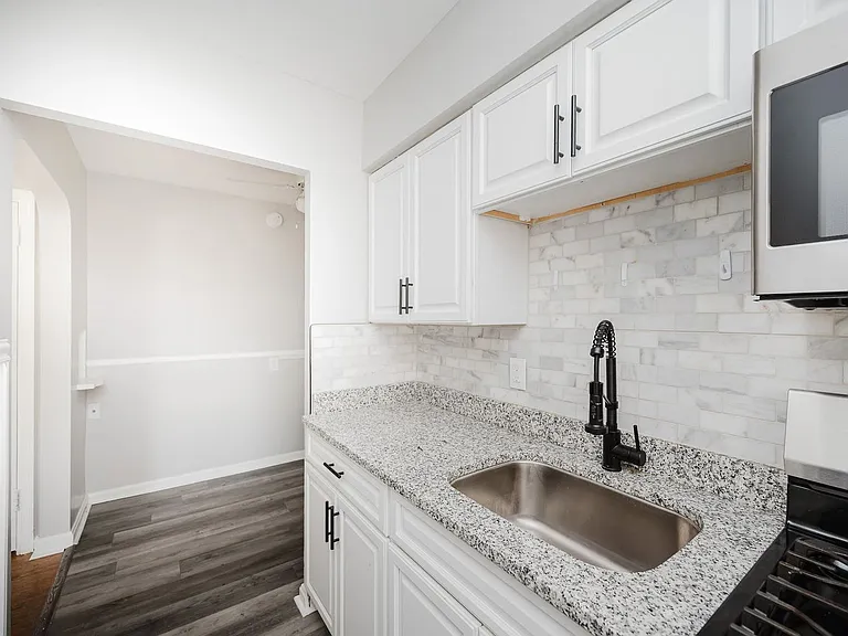 5828 Ridge Ave #5 — Photo 8