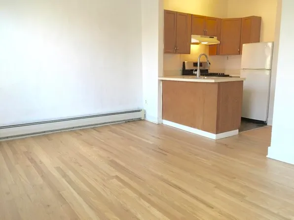 283 Monmouth Street image 1 of 11